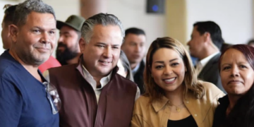 Acerca Katia a expertos jurídicos con productores en foros regionales