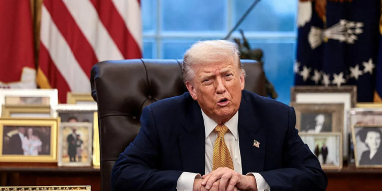 Anuncia Trump aranceles del 10% a países por Groenlandia