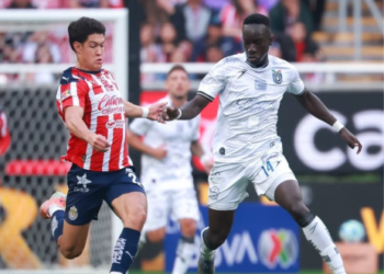 Gallos cae 2-1 ante Chivas en su visita al Estadio Akron