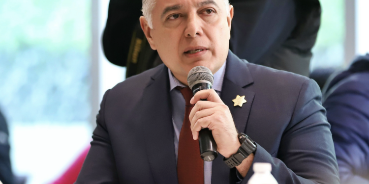 Advierte riesgos a la democracia