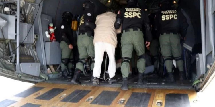 Es logro de Trump expulsión de 37 capos: Bondi 