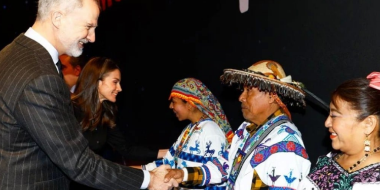 Es símbolo visita de Reyes de España a stand de México: Sheinbaum