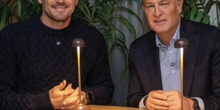 Invita a Iker Casillas a participar en el Congreso del Deporte