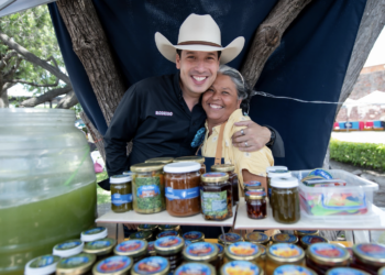 Monsalvo impulsa economía local con el “Bazar Turístico”