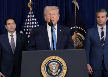 León XIV pide unidad a cardenales en cumbre