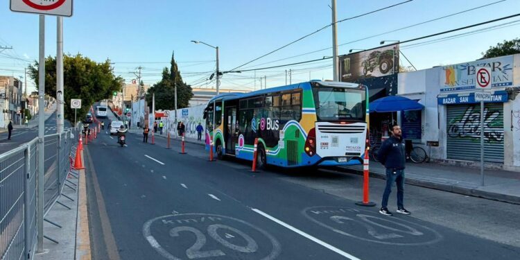 Comienza cierre parcial de Corregidora Norte, por obras del Tren México Querétaro
