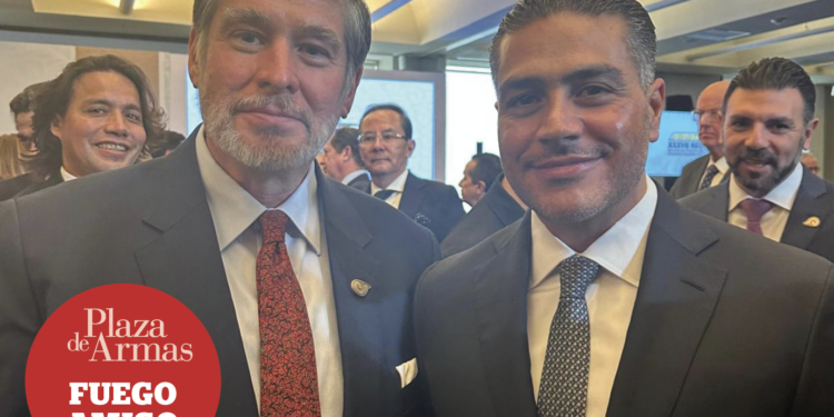 Reaparece Carlos Peñafiel