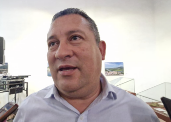 Anuncia ajuste de personal para reducir gasto en nómina