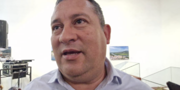 Anuncia ajuste de personal para reducir gasto en nómina