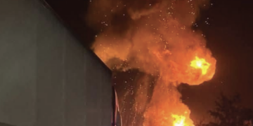 Explosión e incendio de una pipa