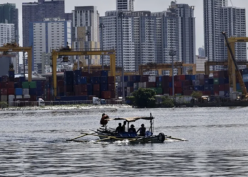 Economía global crece 2.7 % en 2025