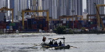 Economía global crece 2.7 % en 2025