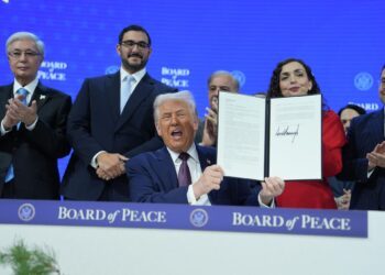 Presenta Trump Consejo de Paz