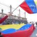 Celebran ciudadanos venezolanos desde Querétaro la detención de Nicolás Maduro