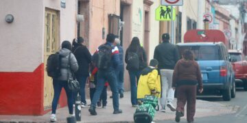 Regreso a clases en Querétaro: el frío afuera, la diversión adentro