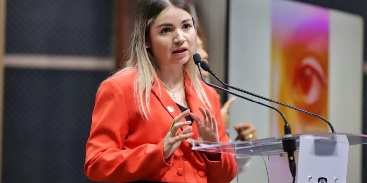 Impulsan mujeres economía formal