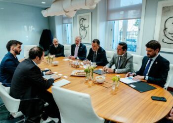 Kuri sostiene reuniones en Madrid para atraer inversión a Querétaro