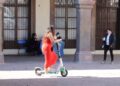 AMEQ endurece reglas para el uso de scooters Lime tras un año de operación