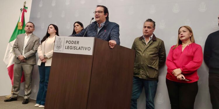 Diputados del PAN defienden gira de comitiva queretana en la FITUR, en España