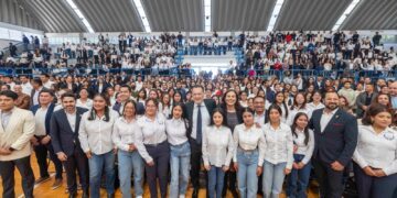 Mauricio Kuri destaca aportación educativa de la CBENEQ durante su 140 aniversario
