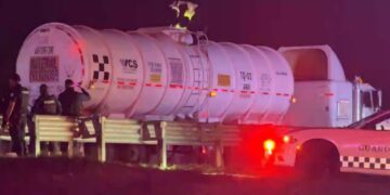 Se registra persecución a tráiler en San Juan del Río