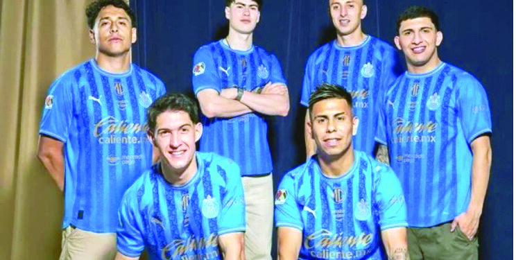 Está Checo Pérez optimista pese a problemas