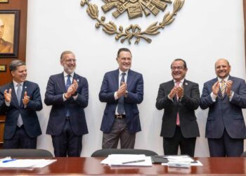 Reconoce Gobernador a empresarios queretanos