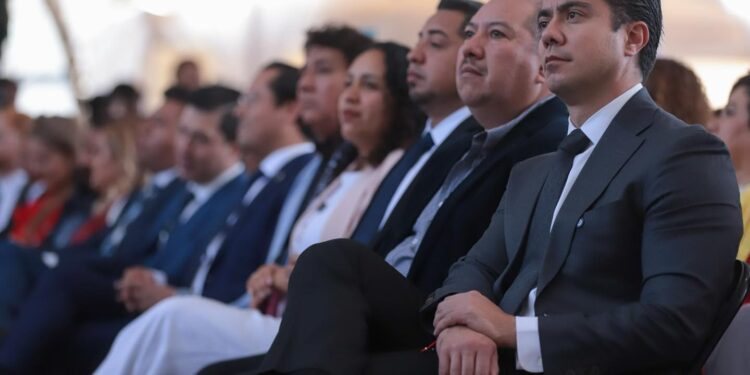 Presenta rectora segundo informe