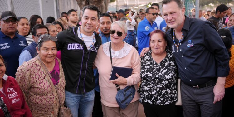 Entregan Kuri y Felifer obra en Unidad  Deportiva San Pablo