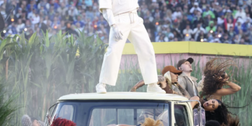 Pone Guillermo Del Toro el ambiente