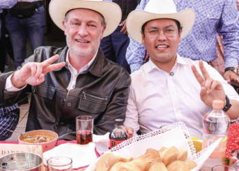 Kuri y Chepe en la fiesta popular