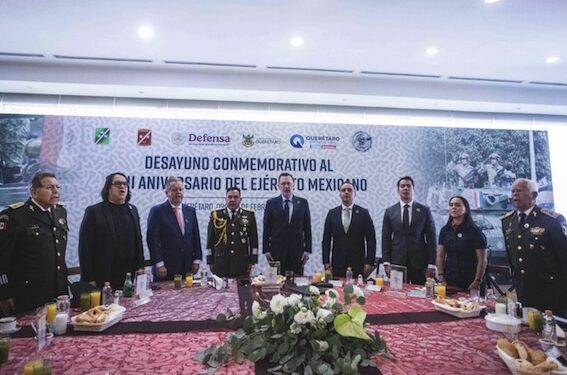 Honra Kuri al Ejército Mexicano