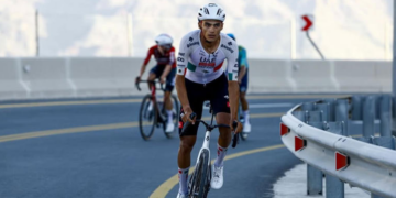 Embiste Isaac del Toro sexta etapa del UAE Tour y es líder