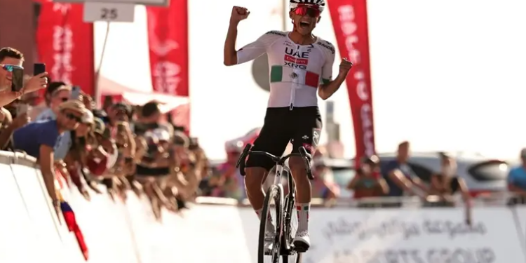 Gana Del Toro título en la UAE