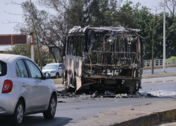 Suspenden clases en Jalisco tras narcobloqueos 