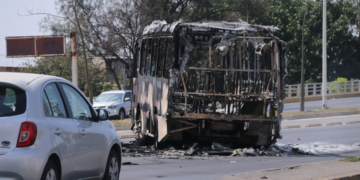 Suspenden clases en Jalisco tras narcobloqueos 