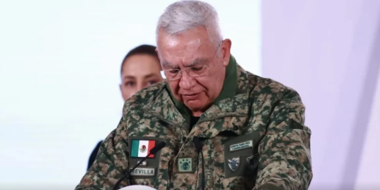 Se le quiebra la voz a General Trevilla por elementos caídos