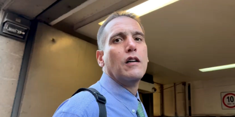 Negocian reforma electoral; aplazan presentación