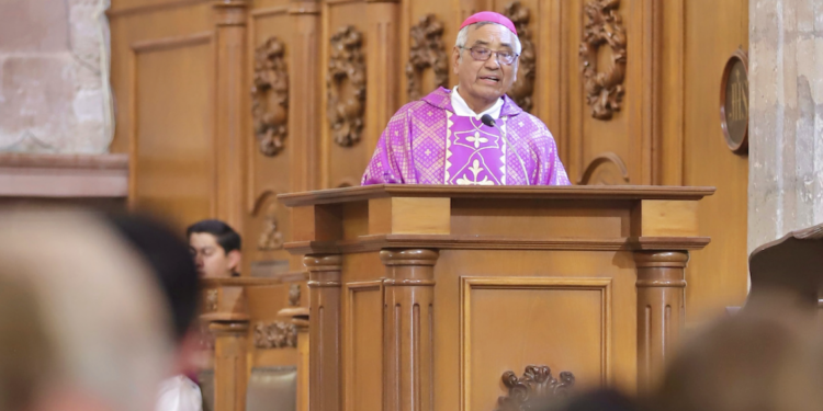 Sacerdotes de otras diócesis dan cursos sin autorización