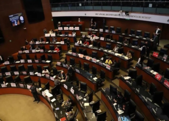 Reducen número de senadores de 128 a 96