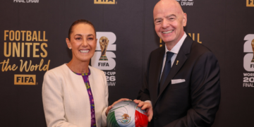 Conversan Sheinbaum e Infantino sobre Mundial en México