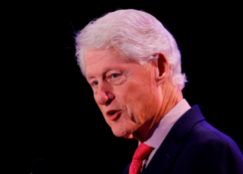“No tenía ni idea de los crímenes”, dice Clinton sobre Epstein