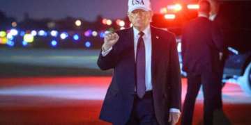 Llama Trump a iraníes a tirar al régimen