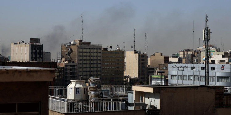 Se escuchan nuevas explosiones en Irán