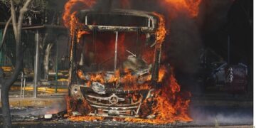 Violencia pega al transporte