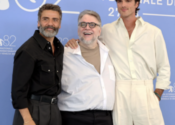Jacob Elordi casi no trabaja con Guillermo del Toro, ¡por su mamá!