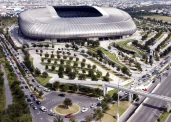 Deuda pública del país sube a 53.6%