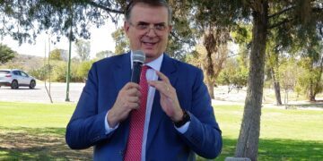 Ebrard destaca instalación de la Agencia Espacial y arribo de empresa de semiconductores en Querétaro