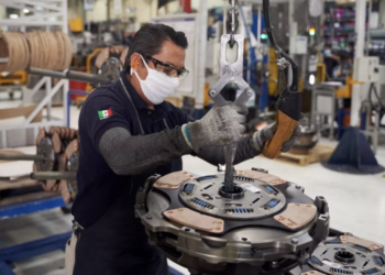 Deuda pública del país sube a 53.6%