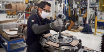 Deuda pública del país sube a 53.6%